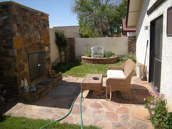 5th image of 2837 E Beck Ln Unit 4