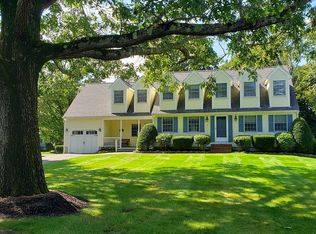 1 Fairfield Dr, South Hamilton, MA 01982