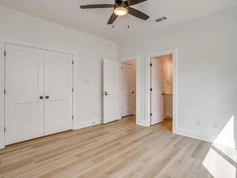 2345 Benbrook Blvd — Photo 47