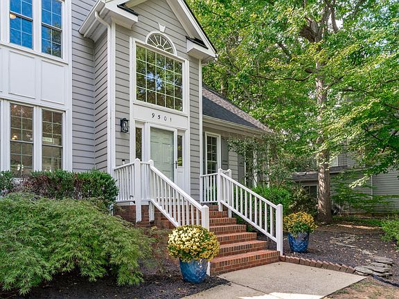 4th image of 9501 Meadowmont Ln