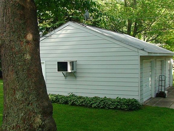 3 Stall Garage
