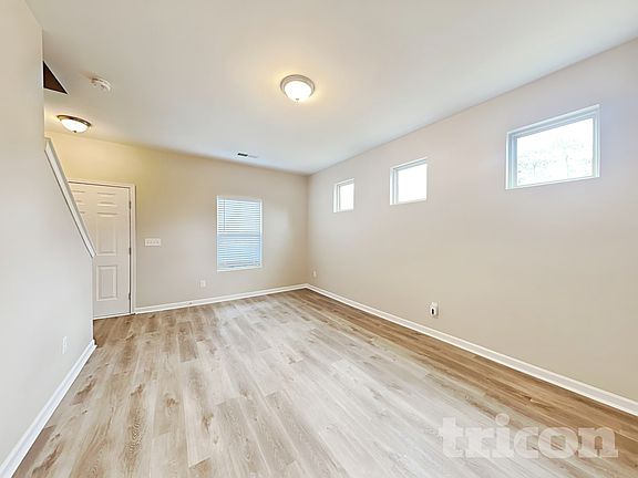 4th image of 4118 Lindbergh Way