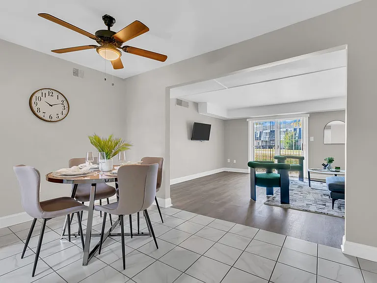 Chateau Apartments — Photo 74