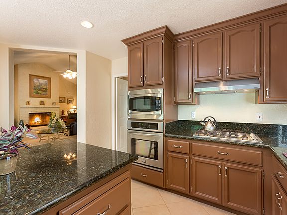 5th image of 2974 Fairchild Dr