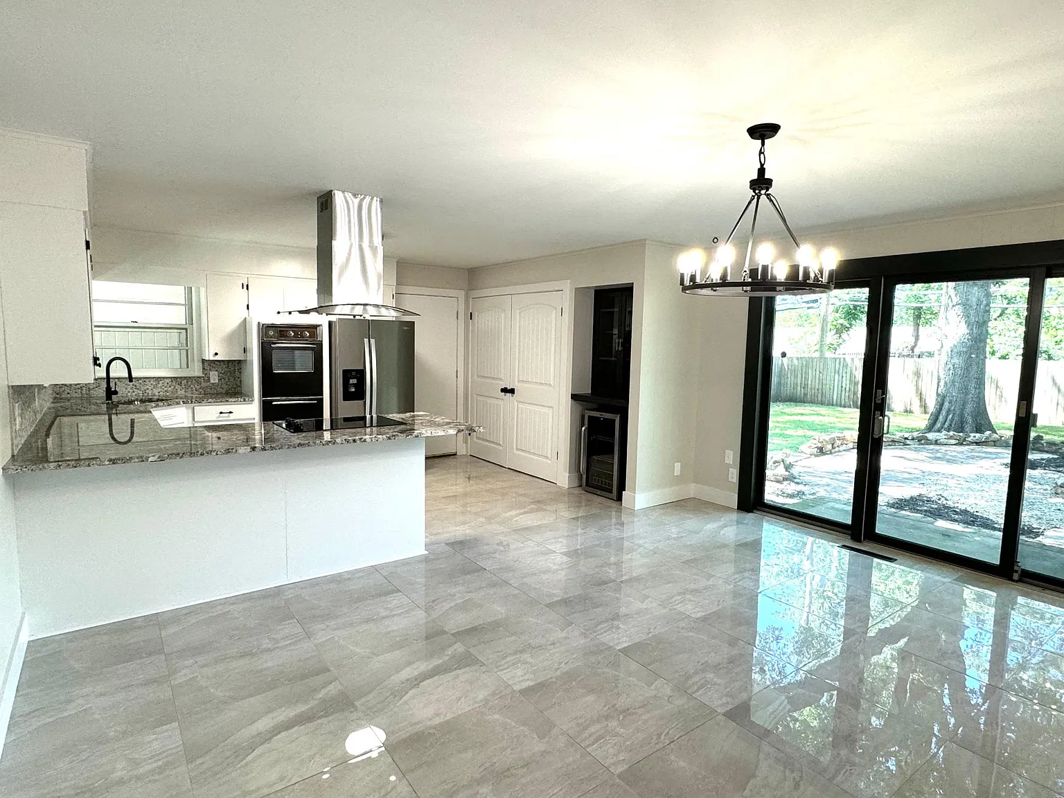 3 bed, 1.5 bath, 1440 sqft, $2,250 — Photo 4