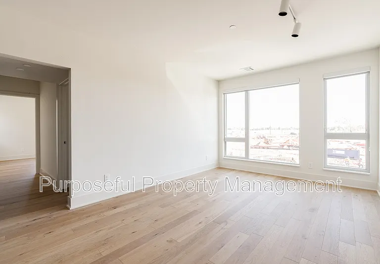 934 Hangar Dr #6 — Photo 17
