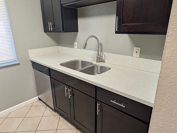 2nd image of 646 SE 148th Ave #33