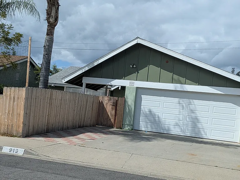 919 Milane Ln — Photo 9
