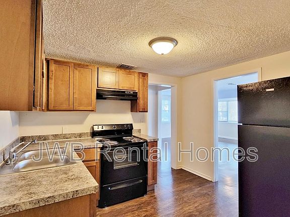 3rd image of 1150 W 32nd St