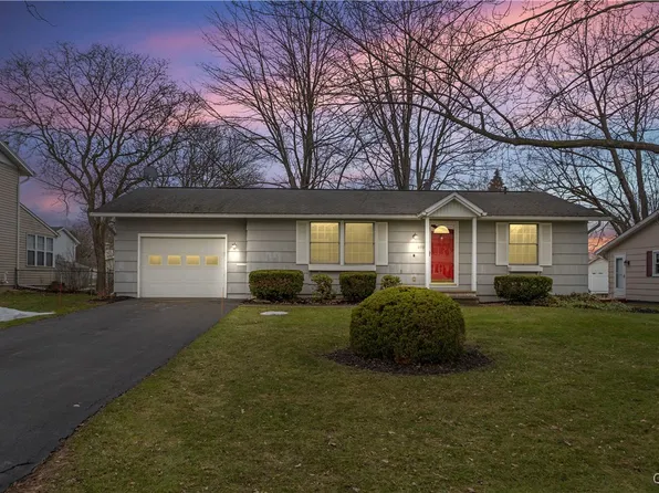 4901 Driftwood Dr, Liverpool, NY 13088