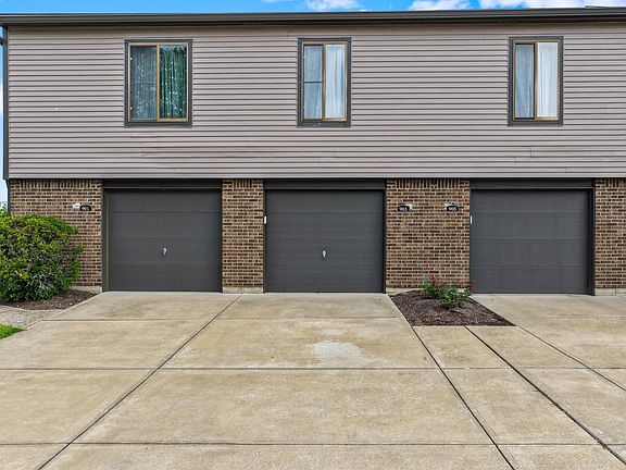 3rd image of 903 Outlook Ridge Ln