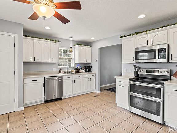 5th image of 235 Baneberry Dr