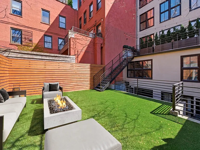 277 Greene Ave #TWNHS — Photo 22