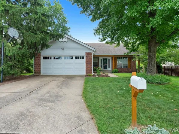 2 Shadowood Ct, Saint Peters, MO 63376