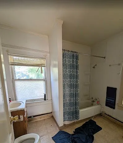 714 E Kansas St — Photo 4