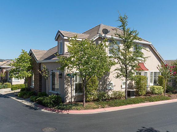 3rd image of 3807 Park Dr