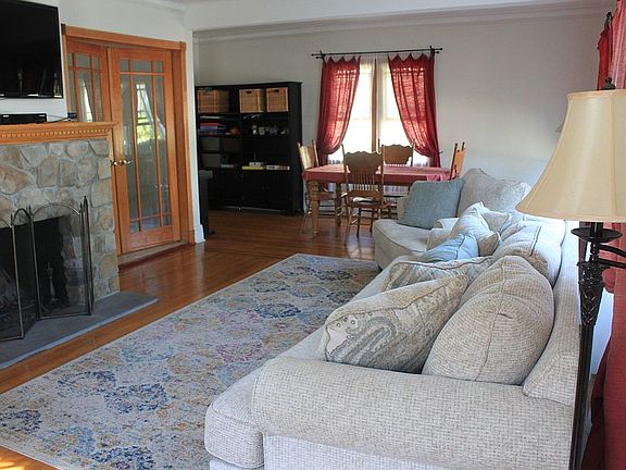 2nd image of 126 Buckingham Pl