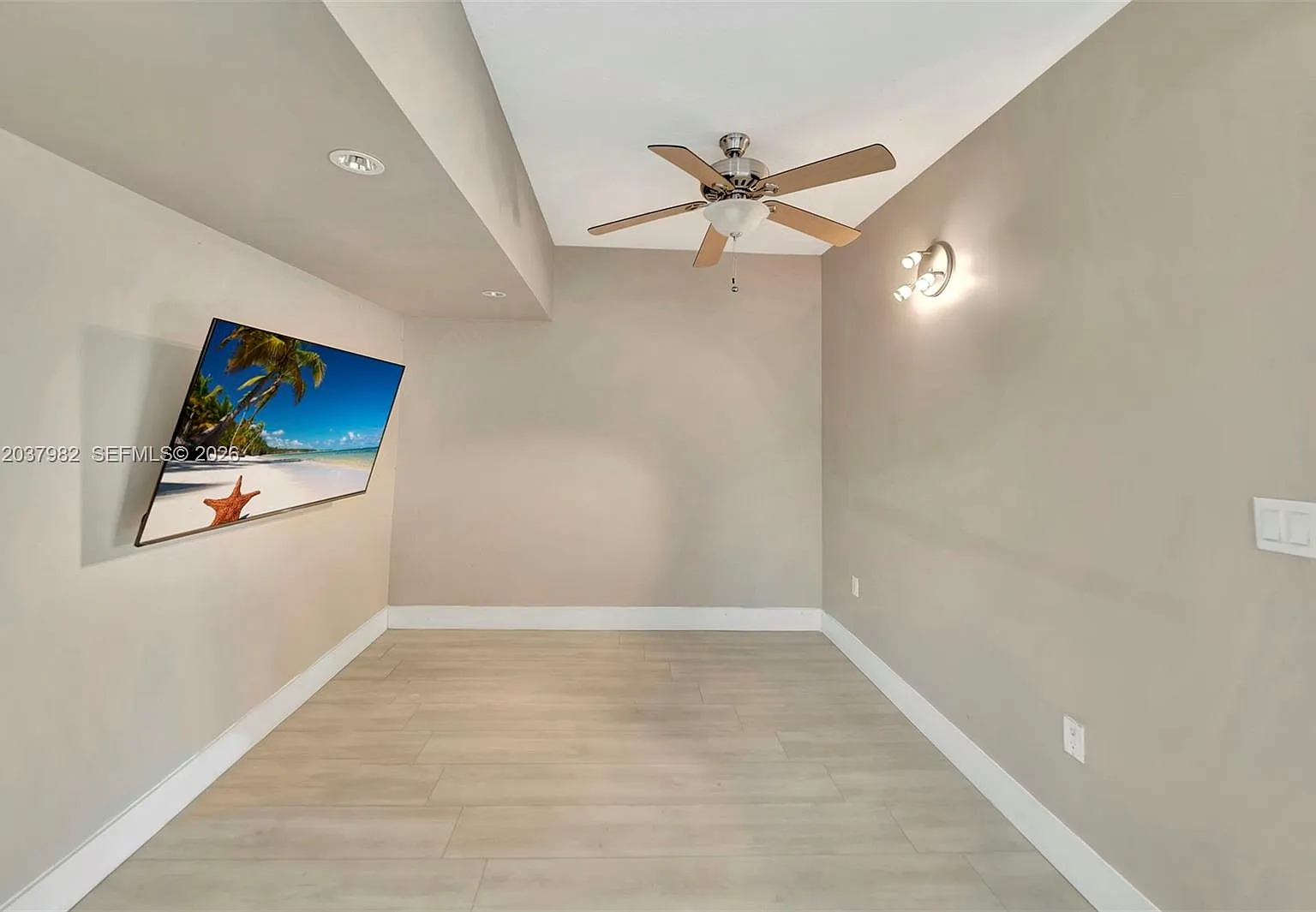 3 bed, 1220 sqft, $3,300 — Photo 4
