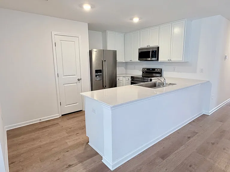 5406 Horizons Edge Ln — Photo 3