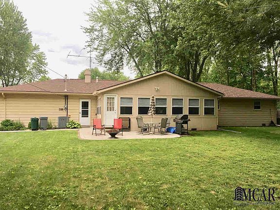 3rd image of 8000 Eastbrook Dr
