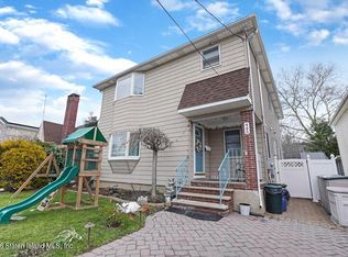 445 Stewart Ave, Staten Island, NY