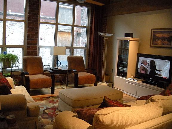 3rd image of 448 W Nationwide Blvd APT 214