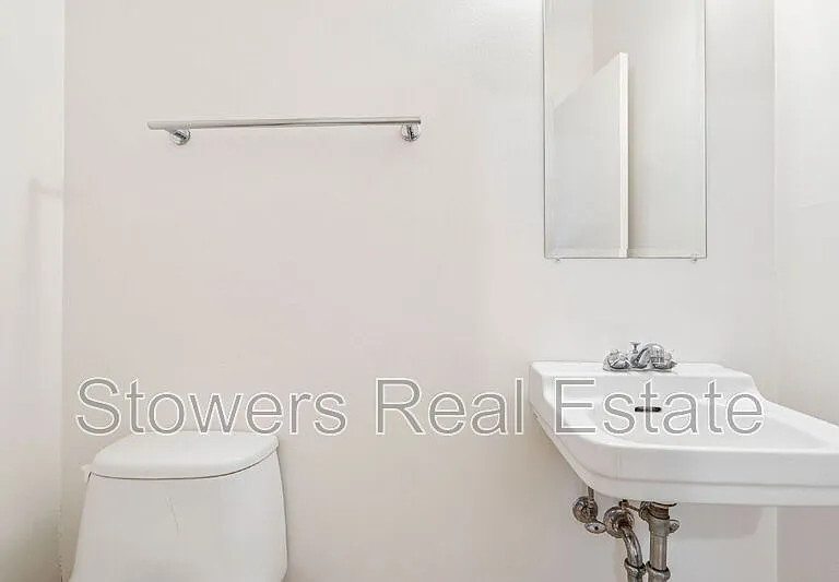 1099 Larch Ave — Photo 37