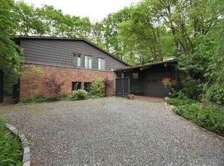 4 Sagamore Rd, East Norwich, NY 11732