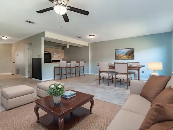 1831 Whispering Oaks Ln, Fort Walton Beach, FL 32547