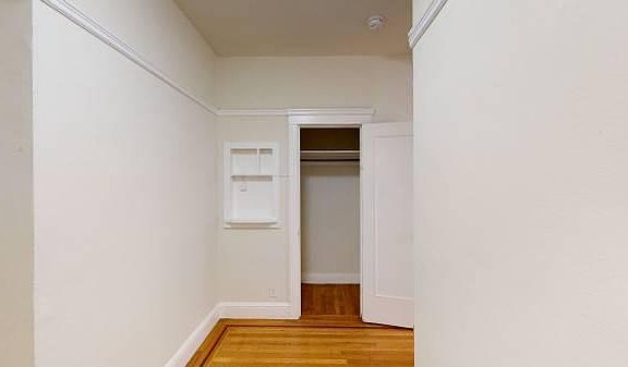 4th image of 942 Hayes St #32