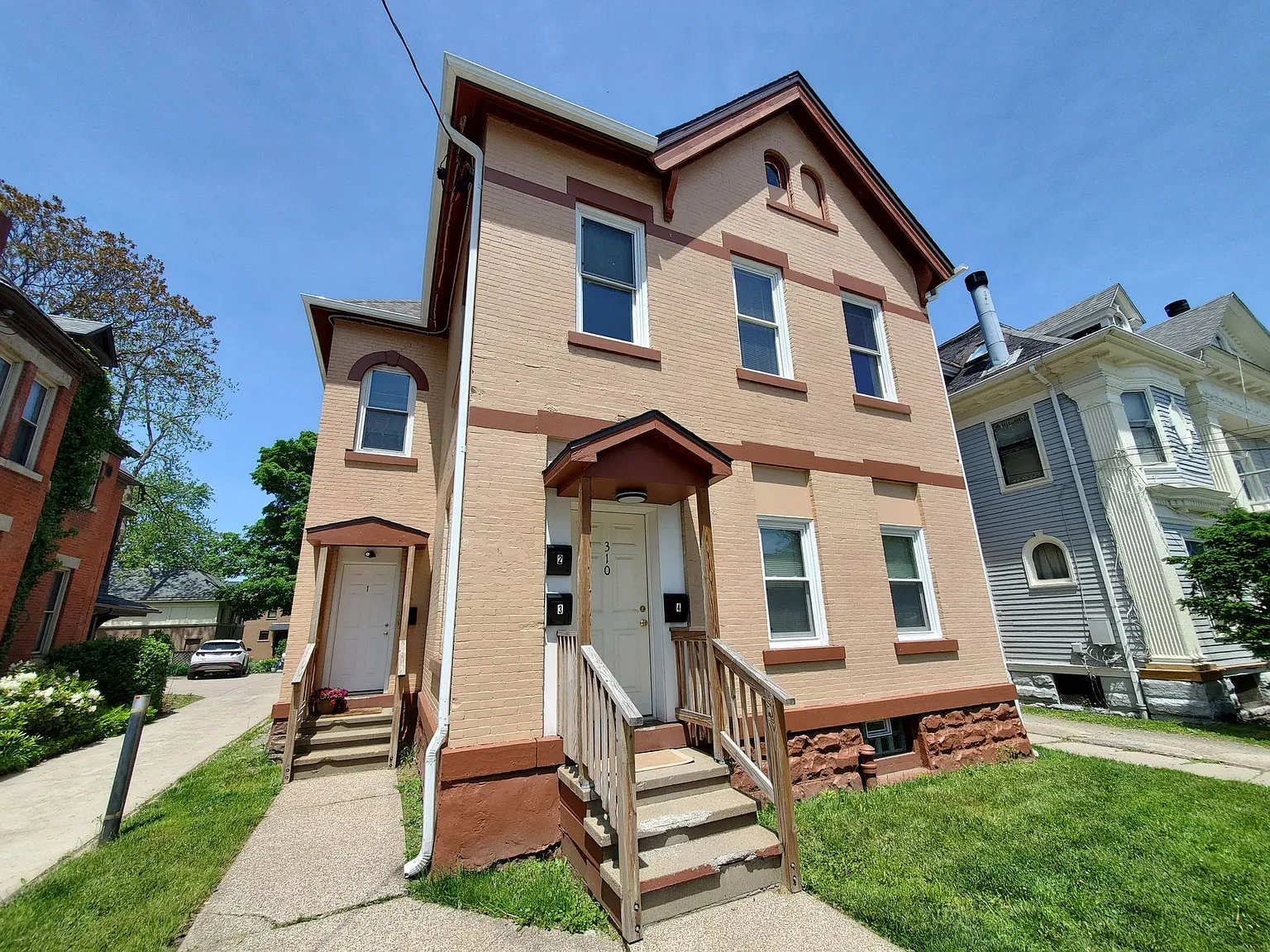 310w7th — Photo 1