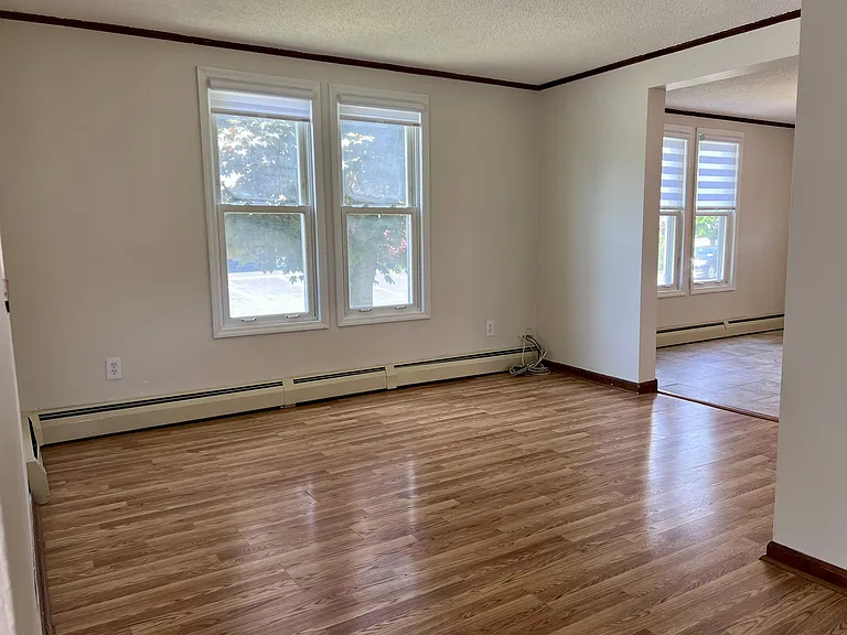 Living room (continued)