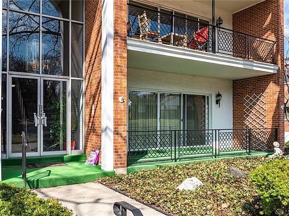 5th image of 3171 Southdale Dr #9