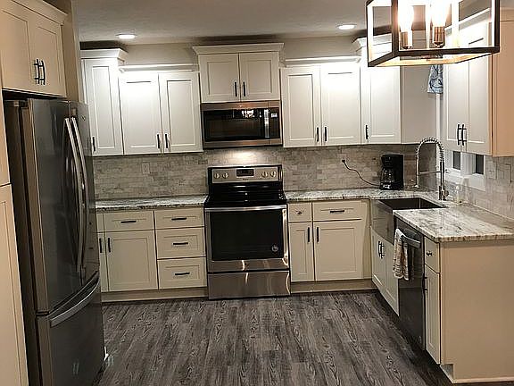 Eat in  & open to DR