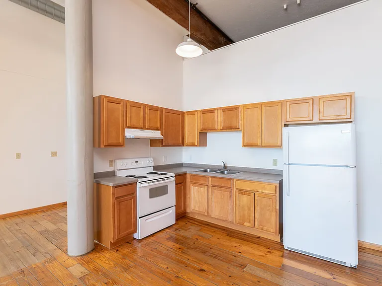 Tilsner Artist Lofts — Photo 9