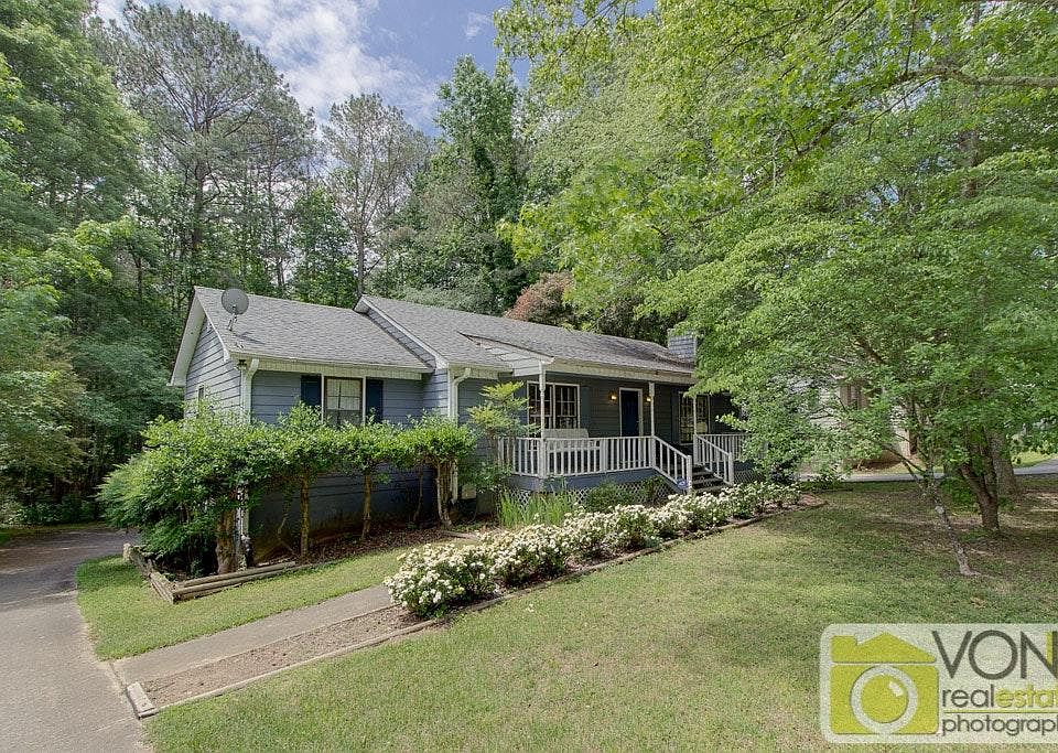1st image of 2446 Hillboro Cir SW