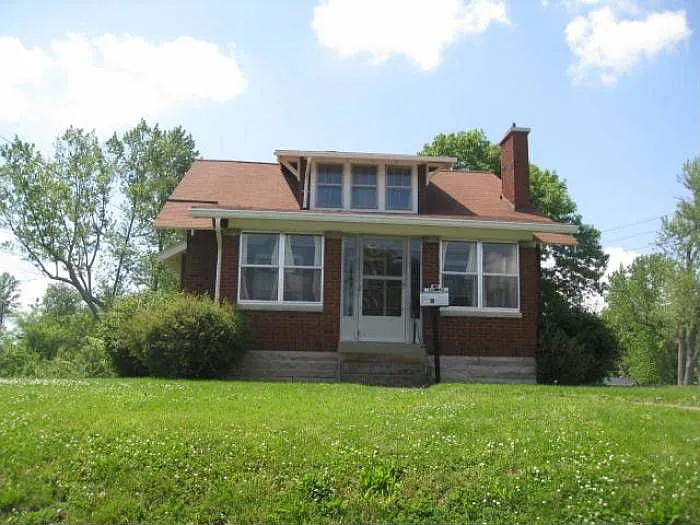 3933 Washington Ave photo 1