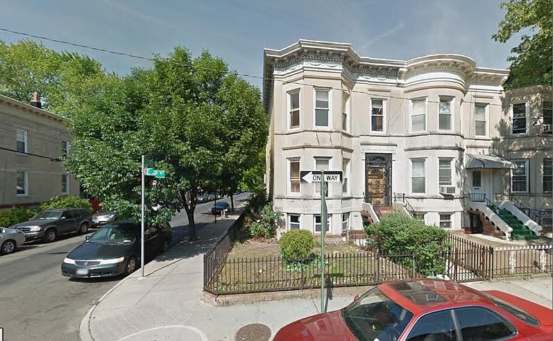 1st image of 248 E 32nd St #2
