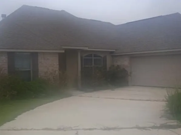 211 Secretariat Dr, Madisonville, LA 70447