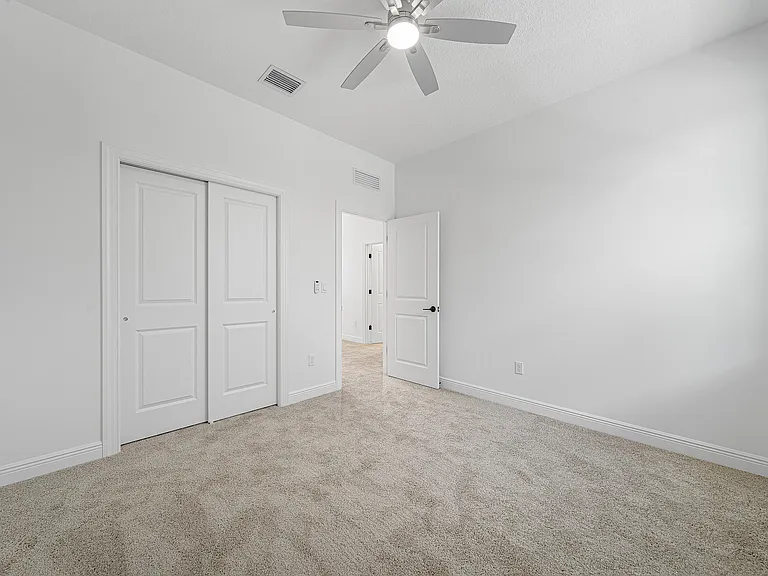 920 SW Newfield Ave — Photo 31