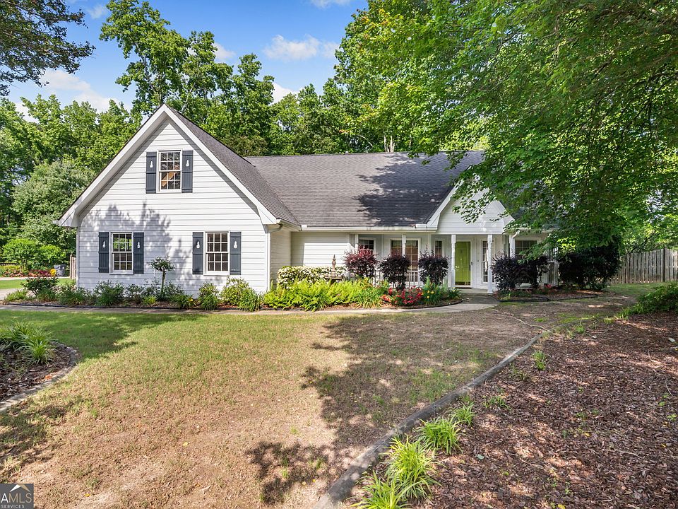 1st image of 19 Indian Bluff Dr