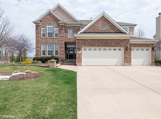 2465 Moutray Ln, North Aurora, IL 60542