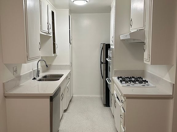 5th image of 4949 Laurel Canyon Blvd APT 29