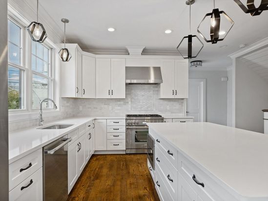 92 Charlemont St Newton Ma 02461 Mls 72646129 Zillow