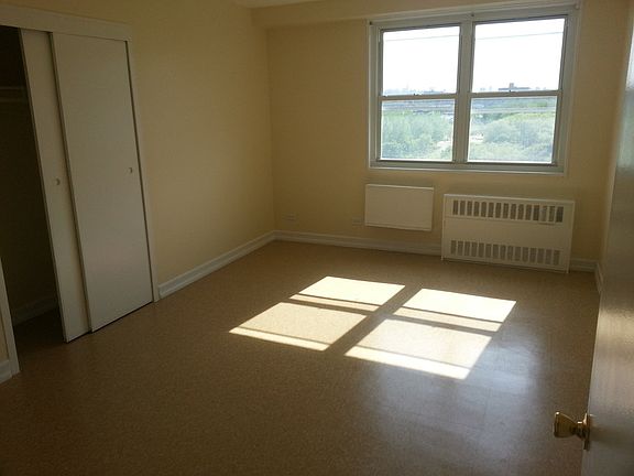 4th image of 820 Boynton Ave APT 16L