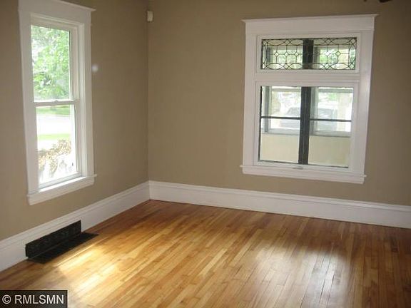 3rd image of 853 Carroll Ave