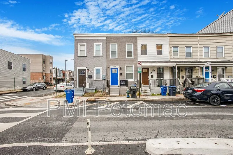 2 bed, 1.0 bath, 800 sqft, $2,500 — Photo 1