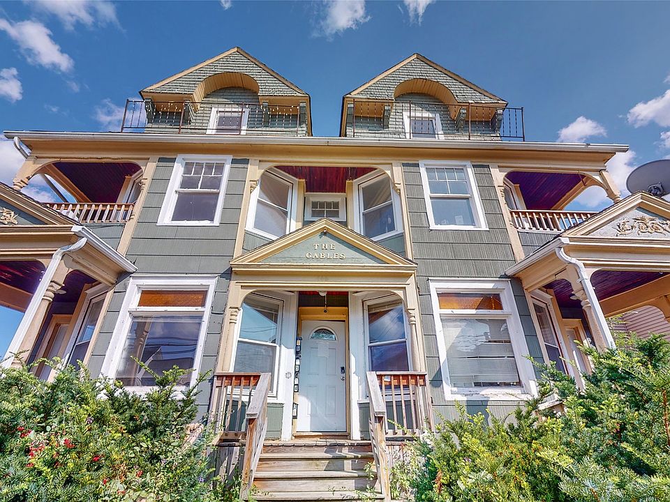 1st image of 146 Beethoven St