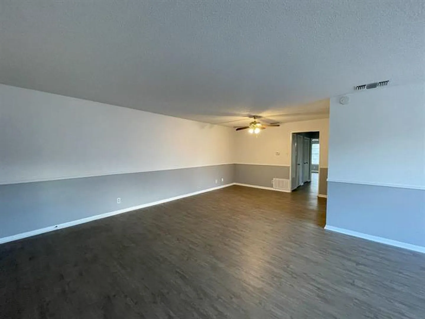 100 Royal Way Dr — Photo 4