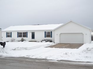 1470 Guns St, Green Bay, WI 54311